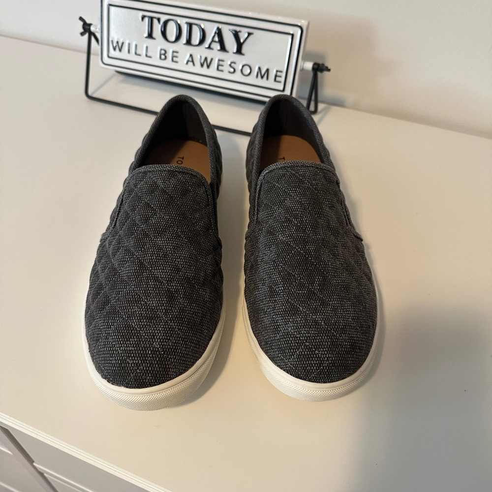 NWT Torrid Gray Canvas Slip-On Sneaker Size 11WW